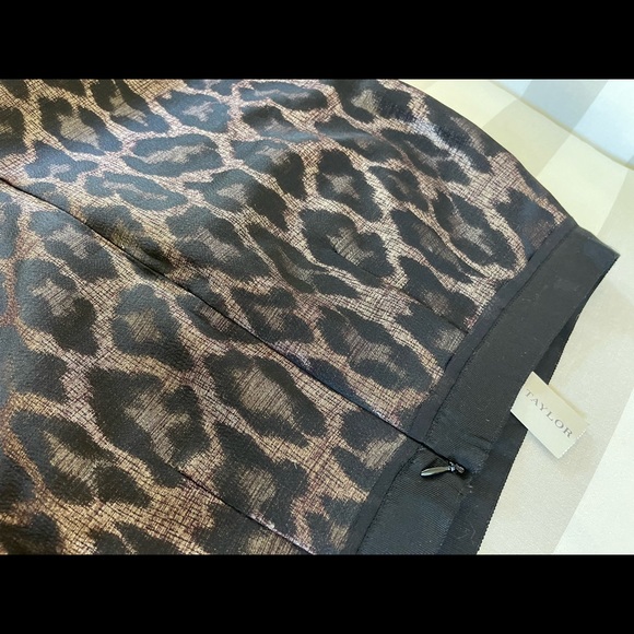 NWT Ann Taylor Bronze Metallic
Leopard Print Skirt Straight Day to
Night Size 4 - Picture 6 of 11